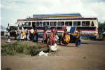 Tanzania: Kleurrijke busreizigers